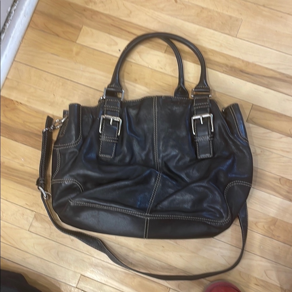 Michael Kors Elegant Black Leather Tote Bag